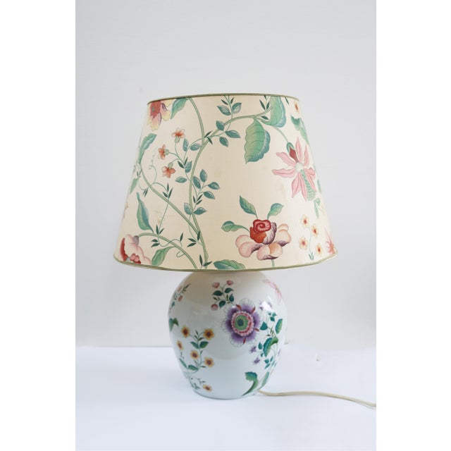 Large Hollywood Regency Floral Porcelain Table Lamp from Porcelaine de Paris, 1970 For Sale - Image 4 of 10