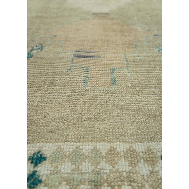 Turkish Turkish Vintage Rug 3'1" x 5'8" #19807 For Sale - Image 3 of 8