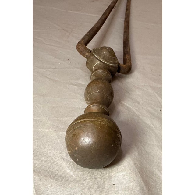 Antique 18th Century Wrought Iron Turned Brass English Fireplace Tongs Tool 28 For Sale In New York - Image 6 of 10