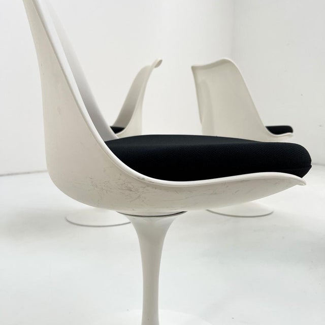 Black Swivel Tulip Chair by Eero Saarinen for Knoll, 1960s, Set of 4 For Sale - Image 8 of 15