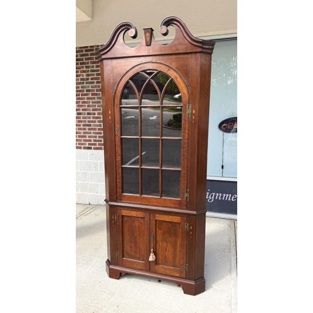 18th Century Inlaid Mahogany Corner Cabinet For Sale - Image 4 of 15