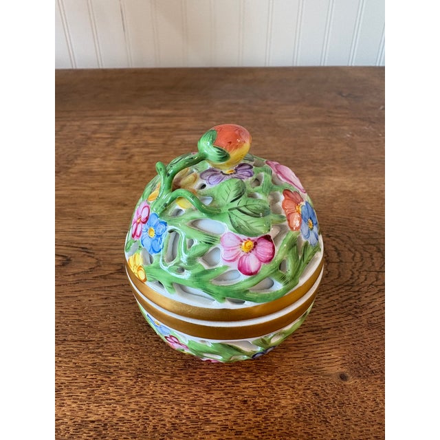 Herend Reticulated bon bon dish with strawberry finial. This adorable vintage round lidded box is hand painted. Perfect...