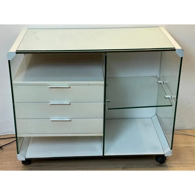 Gallotti & Radice bar trolley, Italian production between the late 80s and early 90s, the trolley is in excellent...