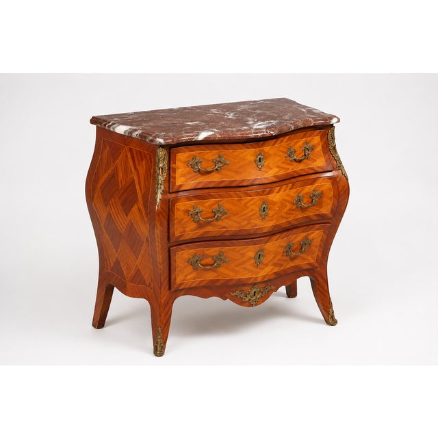 Brown Marquetry Chest of Drawers in Mixed-Wood Veneer with Brass Mounts and Marble Top, 1920s For Sale - Image 8 of 8