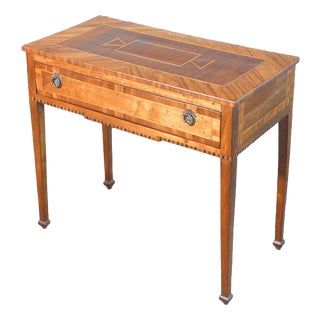 Louis XV Desk in Inlaid Walnut. 1700 For Sale