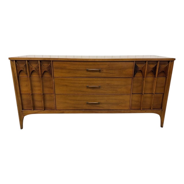 Mid-Century Modern Kent Coffey Perspecta 9-Drawer Walnut Dresser For Sale