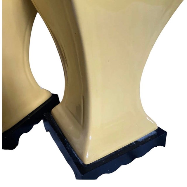 Vintage Mid-Century Modern Yellow Ceramic Table Lamps With Black Bases Pair by Abby Ginger For Sale - Image 4 of 8
