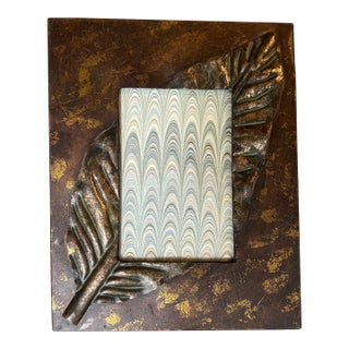 1980’s Original Decorative Metal 4x6 Tabletop Photo Frame With Leaf Detail For Sale