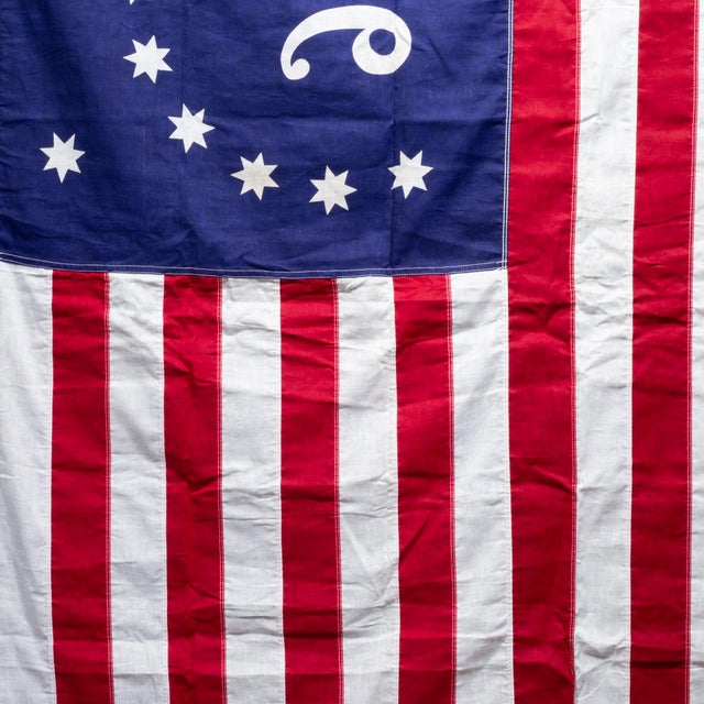 Vintage 1976 American Bicentennial Bennington "76" Flag For Sale - Image 4 of 4