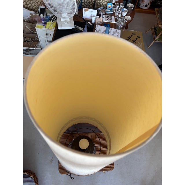 Large Vintage Table Lamp, in Very Good conditions. Designed 1960 to 1969 European Plug (up to 250V).The wiring of this...