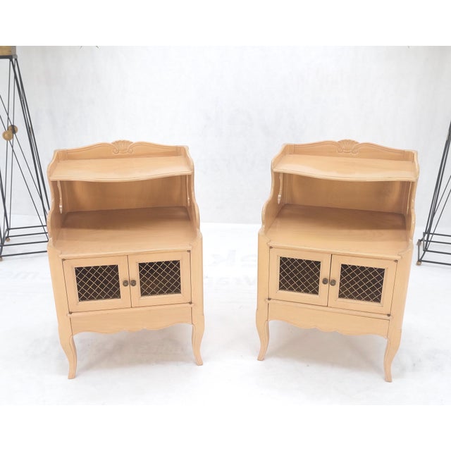 Henredon Pair Lattice Doors End Tables Night Stands White Wash Finish French Provincial! For Sale - Image 4 of 16