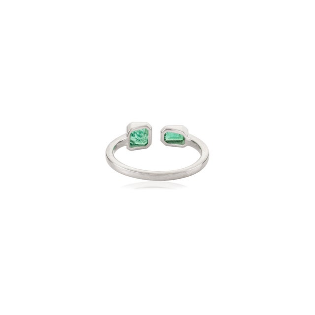Metal Modern Style 18k Gold Octagon Cut Emerald Toi Et Moi Ring Size 6 For Sale - Image 7 of 12