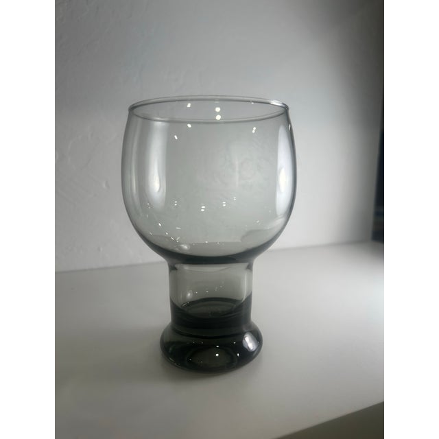 Mid-Century Modern 1960s Federal Glass Sundown Smoke Gray Pedestal Beer Glasses - Set of 6 For Sale - Image 3 of 4