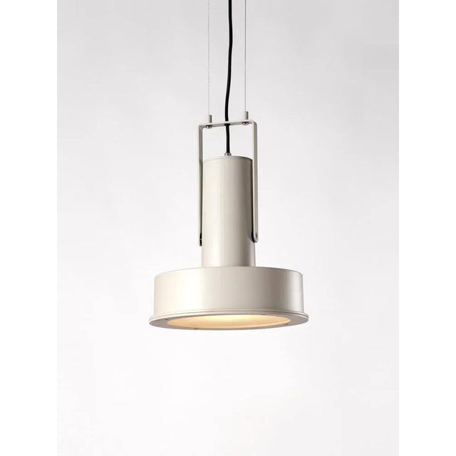 White arne domus pendant lamp by santa & cole dimensions: d 31 x h 440 cm materials: metal, aluminum. Available in other...