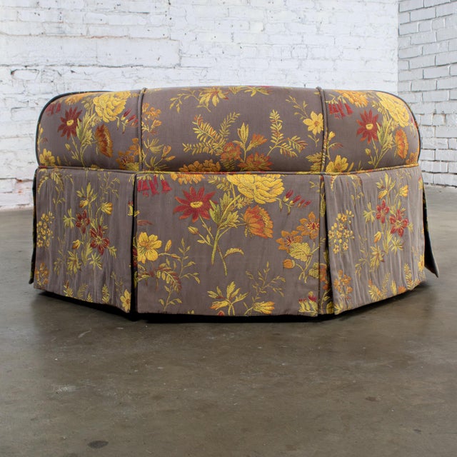 Late 20th Century Traditional Large Octagon Ottoman With Floral Tapestry Button Tufted Cushion Top For Sale - Image 4 of 17