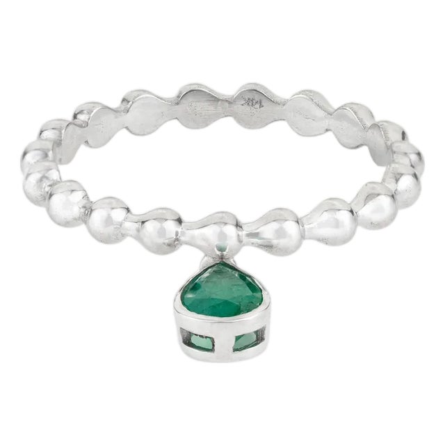 Contemporary Emerald Beaded Charm Band Ring Size 5.5 in 14k White Gold For Sale