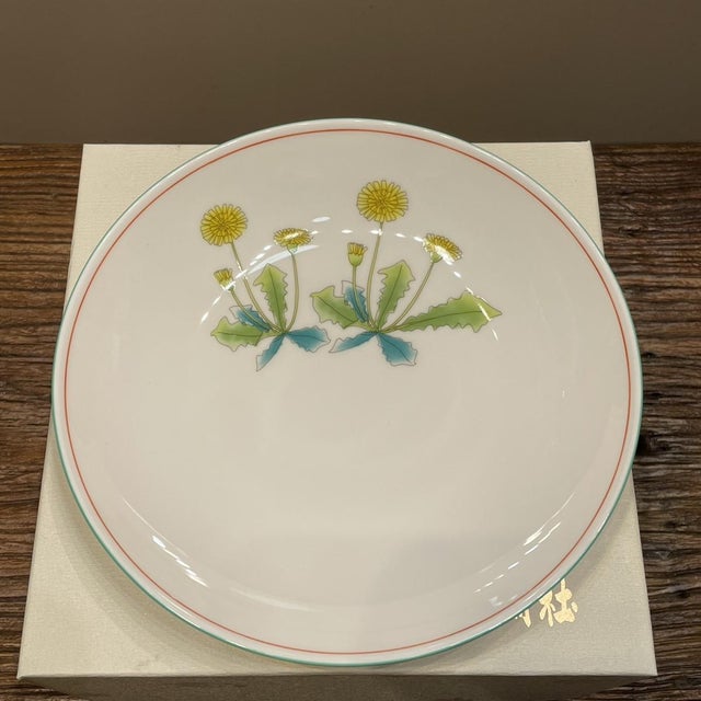Ceramic Minimalism Retro Painted Floral Porcelain Plate - Set of 5 For Sale - Image 7 of 7