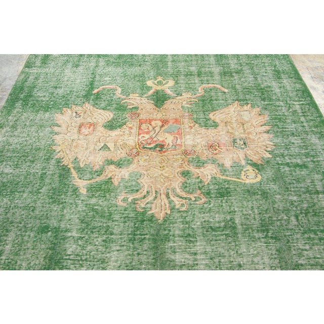 Rug & Kilim Vintage Turkish Pictorial Eagle Rug in Emerald Green - Rug & Kilim, 1950–1959 For Sale - Image 4 of 9