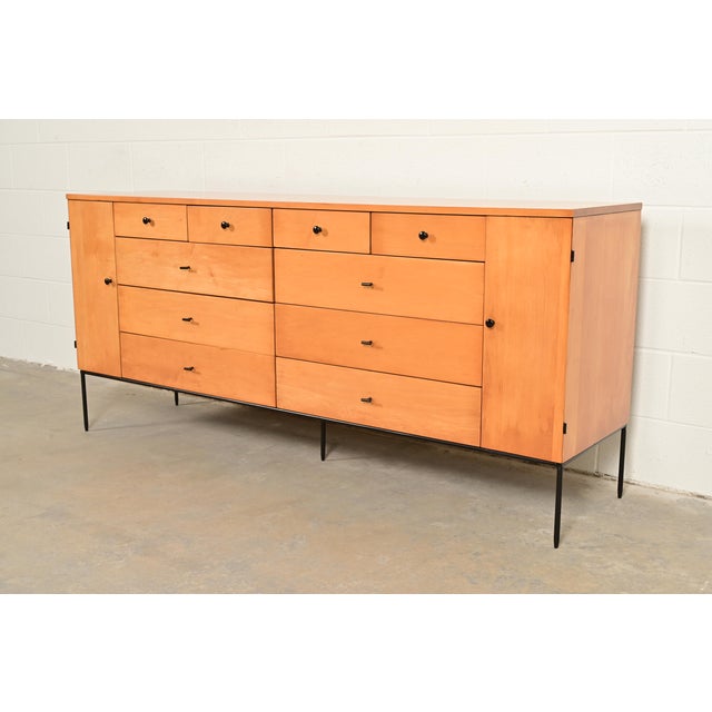 Mid-Century Modern Paul McCobb Planner Group 20-Drawer Dresser or Credenza, Newly Refinished For Sale - Image 3 of 16