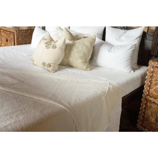 1990s Daisy Applique Coverlet For Sale - Image 5 of 7