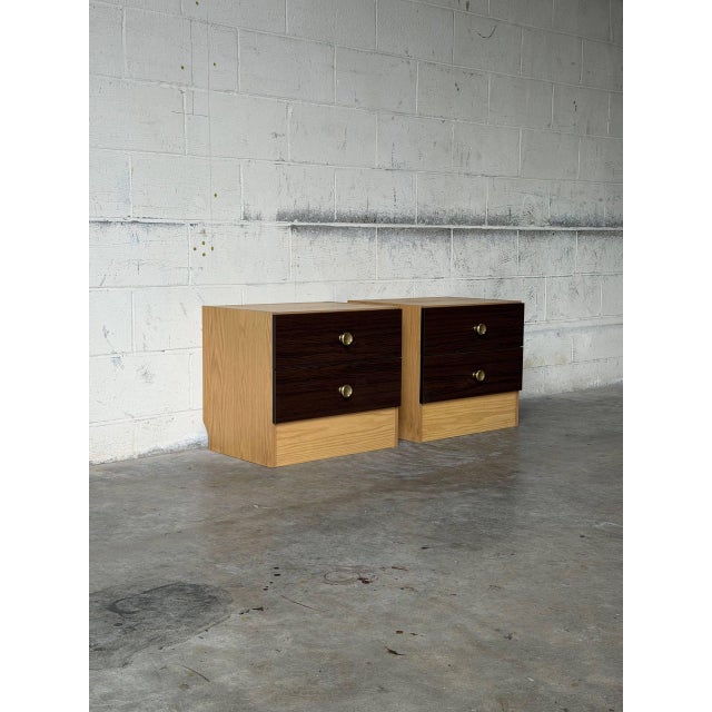 Mid-Century Modern Oak 2 Drawer Bedside Nightstands Set of 2 Vintage Mid-Century Modern 1980s For Sale - Image 3 of 11