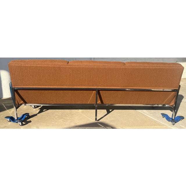 Knoll 1960s Restored MCM Florence Knoll Sofa Model 2577 For Sale - Image 4 of 7