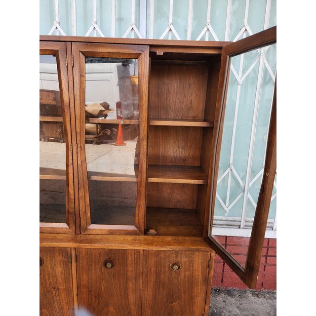 1960s Mid-Century Modern Walnut China Cabinet Hutch For Sale - Image 5 of 7