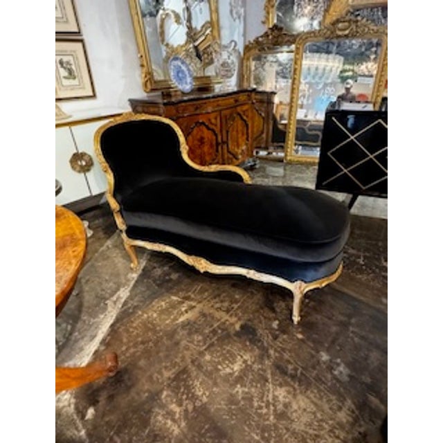 19th Century French Louis XV Style Giltwood Chaise Lounge For Sale - Image 9 of 9