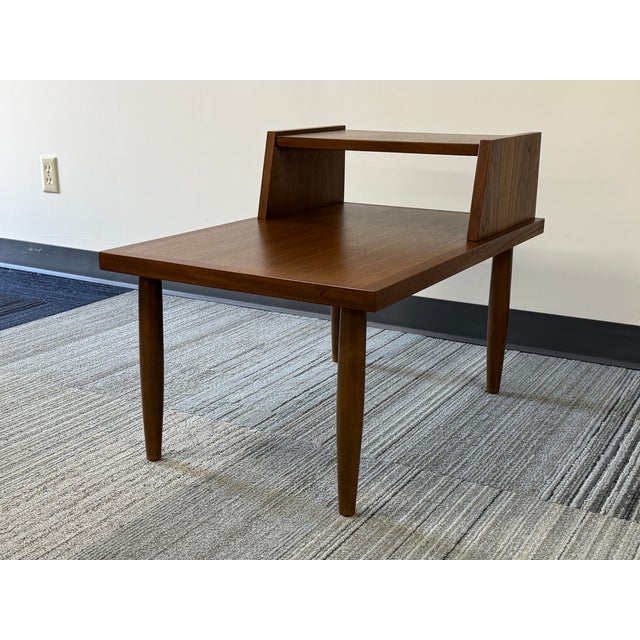 Mid-Century Modern Walnut Two-Tier End / Side Table For Sale In Saint Louis - Image 6 of 8