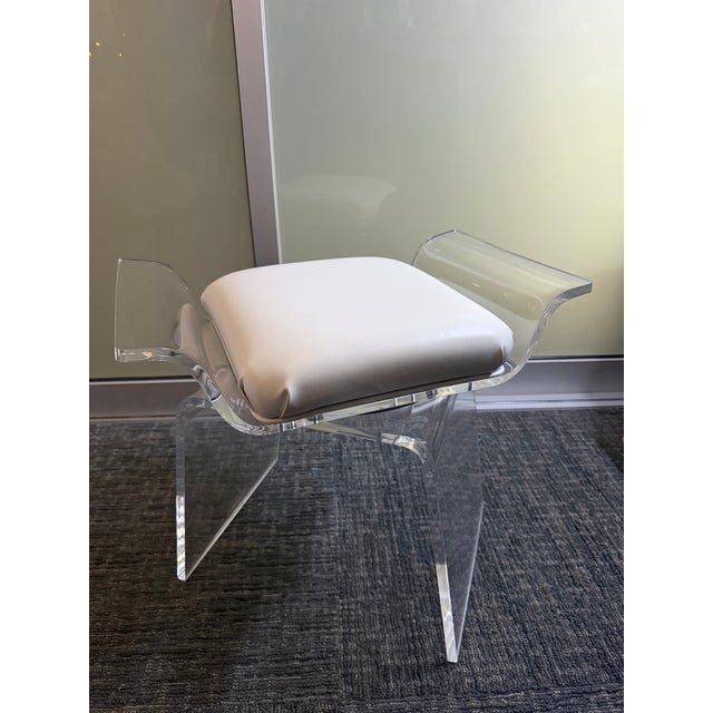 Mid-Century Modern Vintage - Mid Century Modern 70’s Lucite Vanity Swivel Stool For Sale - Image 3 of 4