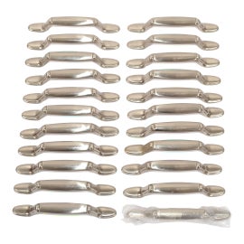 Example of Cabinetry Fixed and Bar Pulls