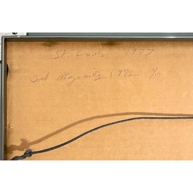 American Joel Meyerowitz, St. Louis and the Arch Vintage Photograph Joel Meyerowitz Architectural Photo 1981-1982 For Sale - Image 3 of 7