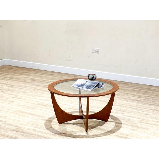 Mid-Century Modern Round Astro Coffee Table in Teak attributed to Victor Wilkins for G-Plan, 1960s For Sale - Image 3 of 4