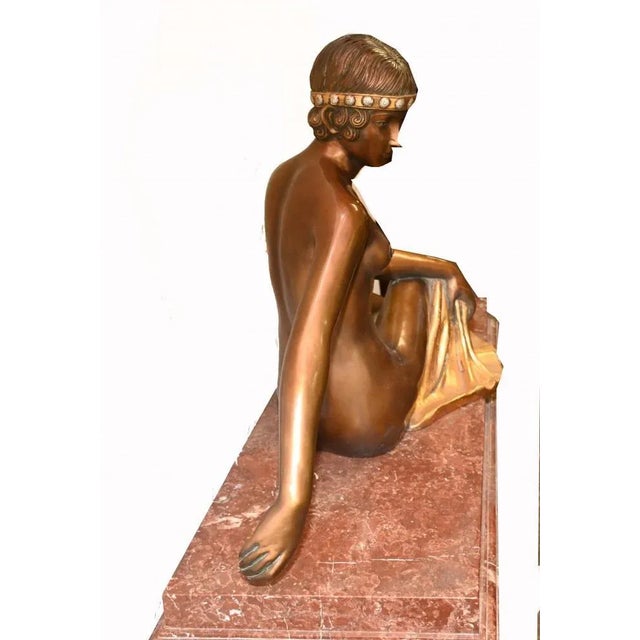 Large Art Deco Statue Female Nude Figurine in Resin For Sale - Image 6 of 11