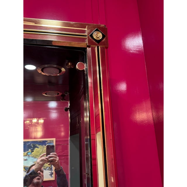 Mastercraft 1970s Vintage Brass Mastercraft Neoclassical Display Cases, a Pair For Sale - Image 4 of 7