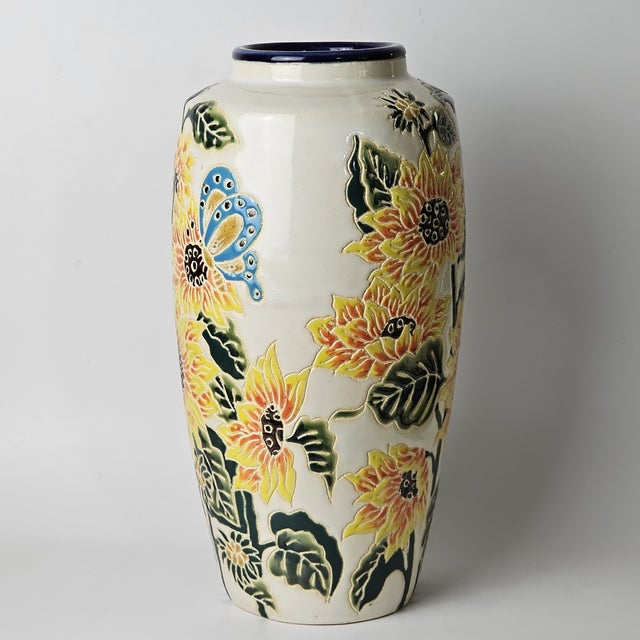 Add a touch of handcrafted Mid-Century Modern charm to your collection with this **Vintage Signed Studio Art Pottery...