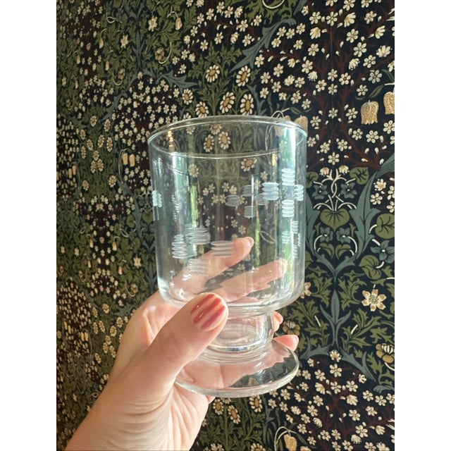 This set of 6 vintage etched glass tumblers is perfect for any occasion with their elegant design and round shape. Made of...