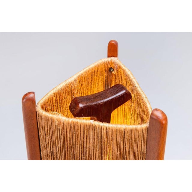 Wood Tripod Floor Lamp in Sisal and Teak from Temde, Switzerland, 1960 For Sale - Image 7 of 11