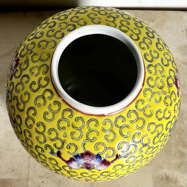 Mid 20th Century Chinese Famille Rose Porcelain Ginger Jar/Vase For Sale - Image 5 of 6