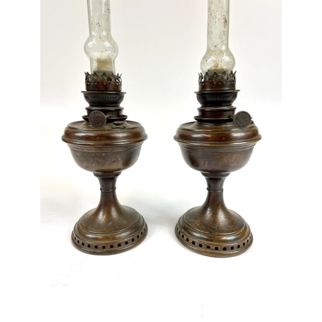 Victorian 1902 Pair of Hinks Coronation Oil Lamps For Sale - Image 3 of 6