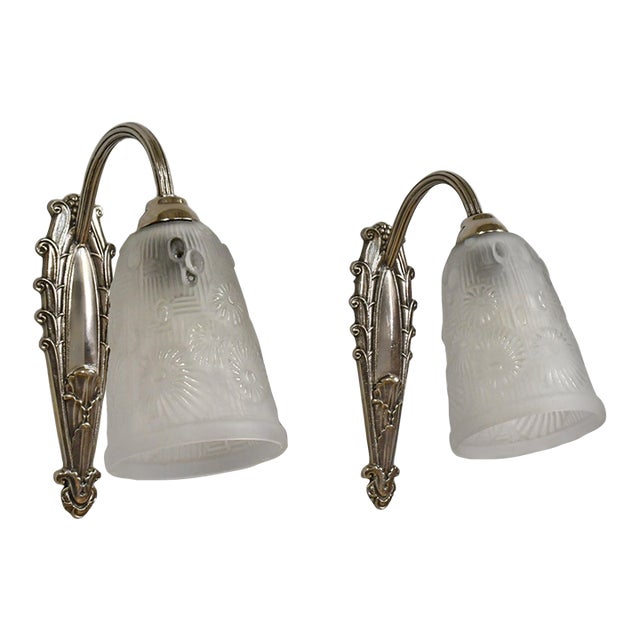 Lorrain Daum & Hudry Pair of French Art Deco Floral Glass Wall Sconces - 1930s For Sale