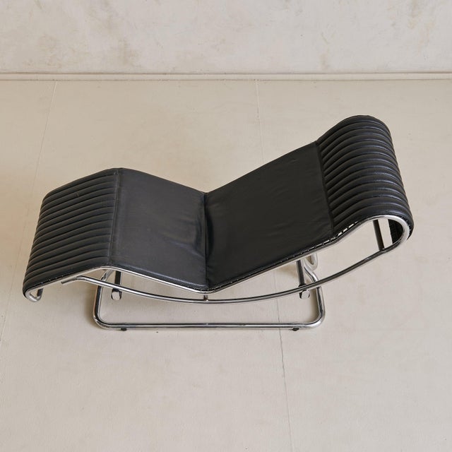 Black Italian Chrome + Leather Chaise Lounge Attributed to Guido Faleschini, 1970s For Sale - Image 8 of 11
