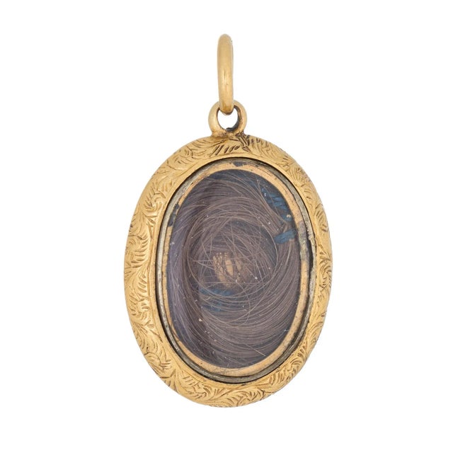 Antique Victorian Hair Pendant 18 Karat Gold Chased Pattern Vintage Fine Oval For Sale - Image 4 of 4
