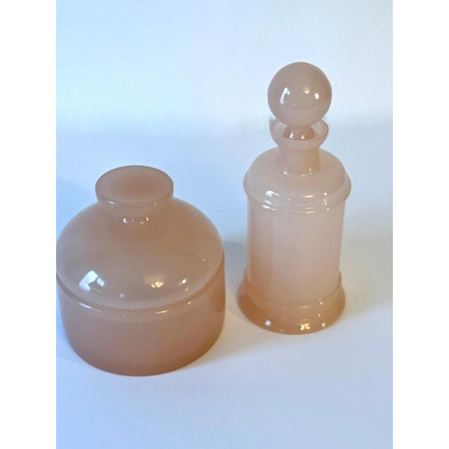 Cenedese Lidded Italian Pink Apothecary Glass for Vanity - Set of 2 For Sale In Los Angeles - Image 6 of 6