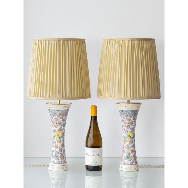 Antique Art Nouveau Gouda Pottery Table Lamps with Silk Shade by Plateelbakkerij Zuid-Holland, 1918, Set of 2 For Sale - Image 4 of 17