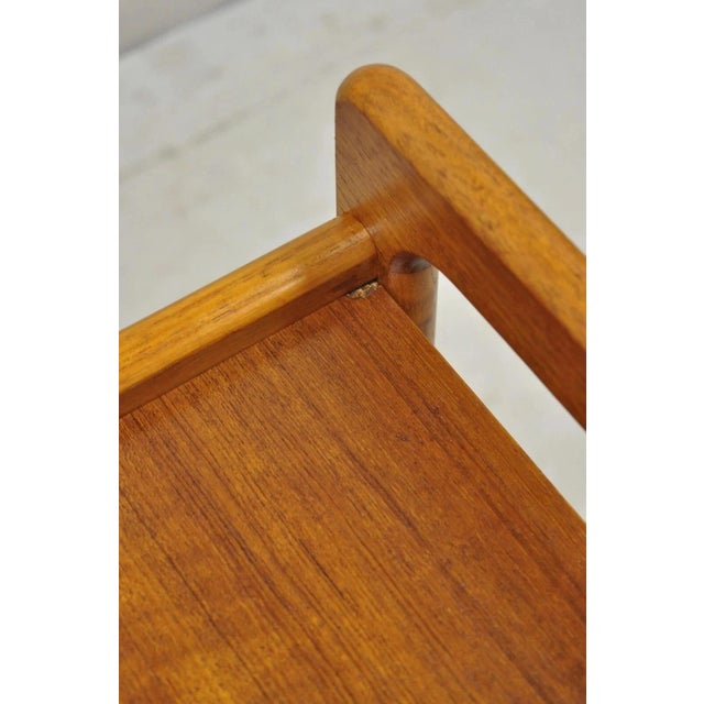 Wood Vintage Mid Century Danish Modern Teak Wood 2 Tier Rolling Bar Cart Side Table For Sale - Image 7 of 12