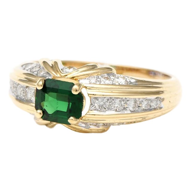 14KYW Tsavorite(0.90) & Diamond(0.35) Ring, size 6.5 For Sale