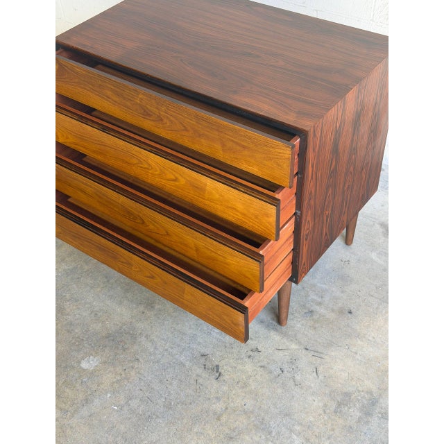 Vintage Danish Modern Rosewood Four Drawer Chest / Small Dresser 1960s For Sale - Image 4 of 9