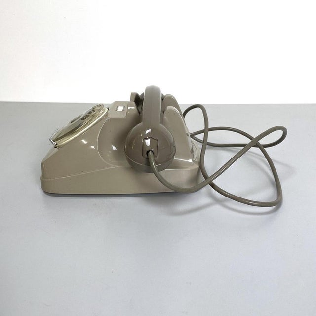 Gray Mid-Century Italian Sip Telephone with Handset Holder Music Box from Siemens, 1960s, Set of 2 For Sale - Image 8 of 18
