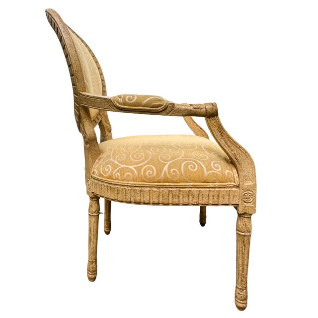 Late 20th Century French Louis XVI Medallion Back Armchair With Crème-Peinte Distressed Finish For Sale - Image 5 of 17